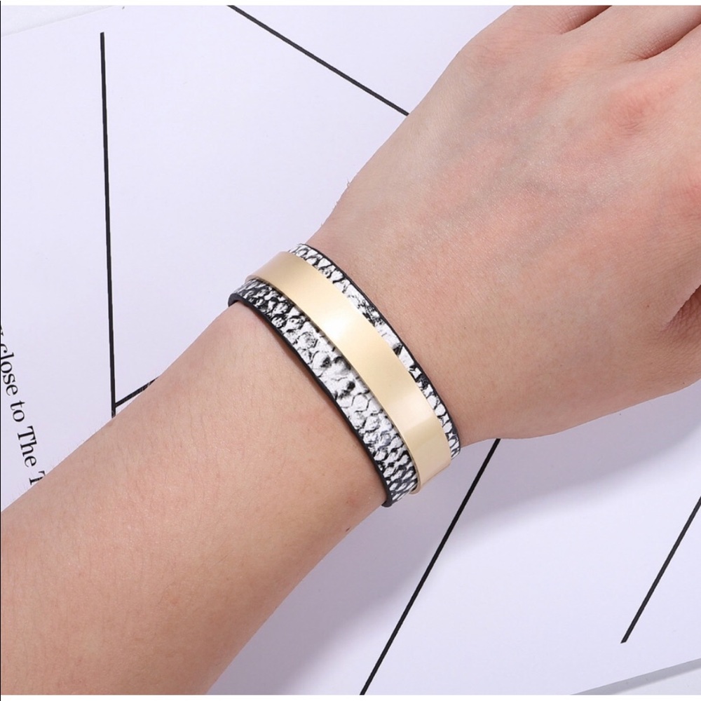 💥LAST ONE💥Tan/Blk Animal Print Bangle Bracelet